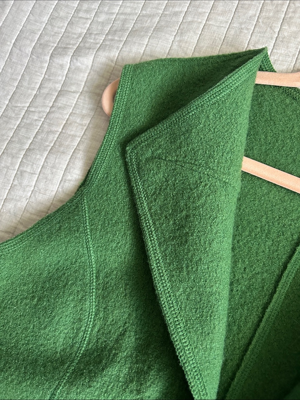 Norm Thompson Vtg 100% boiled wool green open front toggle sweater vest L - Picture 11 of 11